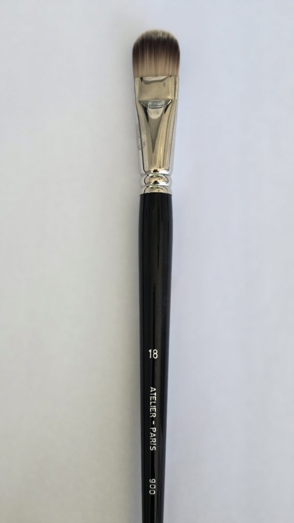 Medium synthetic flat brush